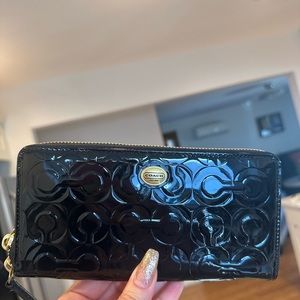 🔴Coach patent wallet 🔴